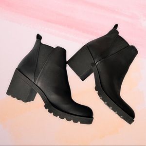 Black Heeled Chelsea Boot- Like New!